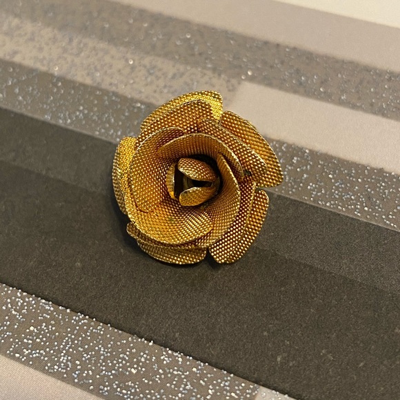 Vintage 80s earrings 🖤 - Picture 3 of 4